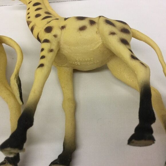 Boley Giraffe Figures – Set of 2 Safari Animal Toys – Realistic Jungle Animals - Picture 10 of 10